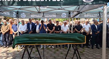 Erzurum'da motor kazasında hayatını kaybeden amatör futbolcu Tonya'da toprağa verildi