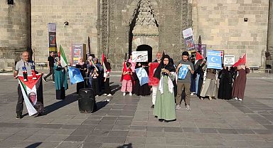 Erzurum'da sağlık çalışanları Gazze için yürüdü