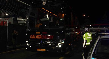 Erzurumspor FK-Galatasaray maçı öncesi takımlar stadyuma geldi