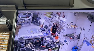Eskişehir'de kaza sonrası güvenlik kamerası izlenirken bıçaklı kavga: 2 yaralı