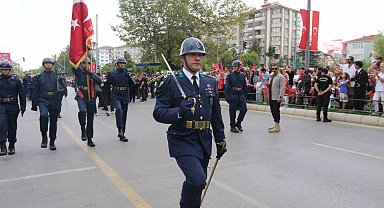 Eskişehir'de Zafer Bayramı törenlerle kutlandı