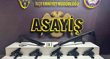 Ev ve araç kurşunlayan şahısların evlerinde yatakların arasından silah çıktı