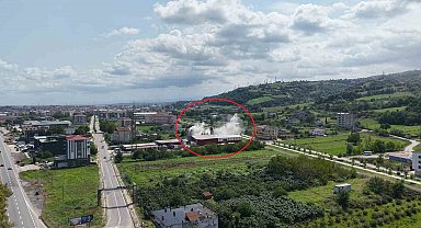 Fabrika bacasından çıkan duman korkuttu