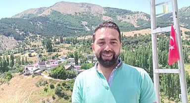 Far ışığını gören dev tavşan kaçtı