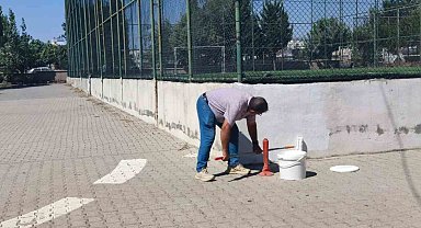 Fatih Anadolu Lisesi'nde okulun bakım ve onarımı personelin emeğiyle yapılıyor