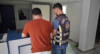 Fatih'te yol verme tartışmasında motosikletli kuryeyi şoke eden tokat: O anlar kamerada