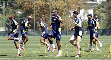 Fenerbahçe, Lyon ile oynayacağı rövanş maçı hazırlıklarına başladı