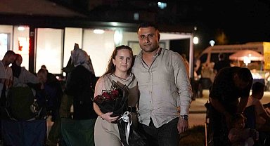 Film izlemeye geldi evlilik teklifi aldı