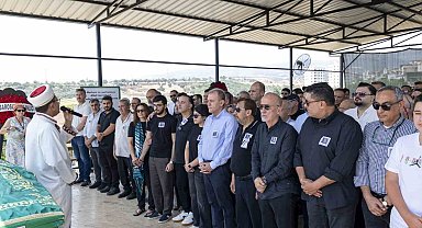 Gazeteci Duygu Öksüz Canova son yolculuğuna uğurlandı