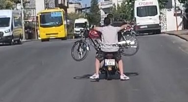 Gaziantep'te ilginç taşıma yöntemi: Motosiklet üzerinde motosiklet taşıdılar