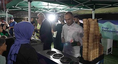 Gaziosmanpaşa'da 100 çocuk çamura bulandı, eğlence dondurmayla devam etti