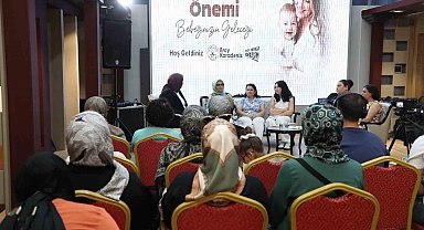 Gaziosmanpaşa'da anne ve bebek sağlığı panelinde uzmanlardan önemli tavsiyeler