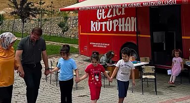 Gezici Kütüphane Gökçedere'de çocuklarla buluştu