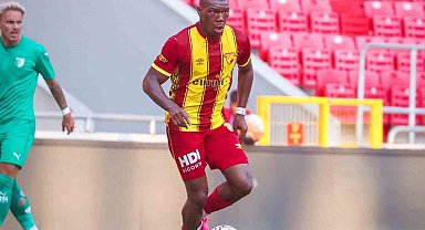 Göztepe'de Sinclair Armstrong, taraftardan tam not aldı