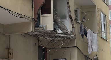 Güngören'de 5 katlı binanın balkonu yıkıldı; Bina sakini "Deprem oldu sandık" dedi