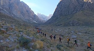 Hakkari'nin zorlu zirvelerinde hayati tatbikat