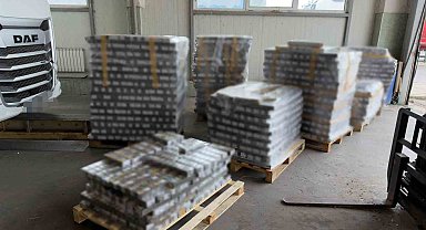 Hamzabeyli'den çıkan tırda 1 milyon 140 bin kaçak sigara ele geçirildi