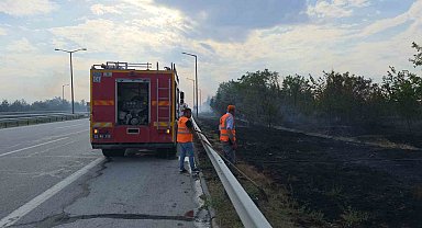 Havsa'da anız yangını otobanı dumana bürüdü