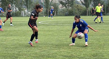 Hazırlık maçı: Beşiktaş Kadın Futbol Takımı: 3 - FOMGET: 1
