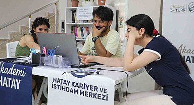 HBB, YKS tercih sürecinde adaylara ücretsiz danışmanlık hizmeti verdi