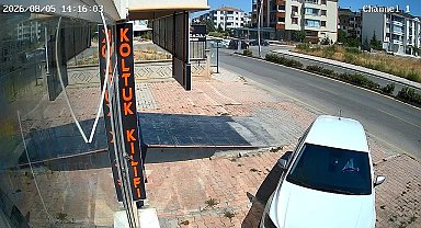 Her gün kaza olan bulvarda, esnaflar korkudan işyerlerinin önünde oturamıyor