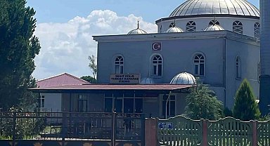 Hırsızlar camiden bağış kutusunu çaldı
