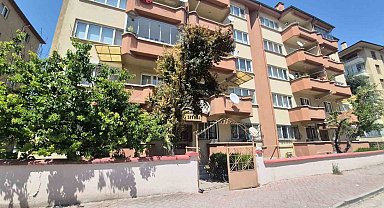 Hırsızların hedefi bu kez apartmanın çatı kapısı oldu