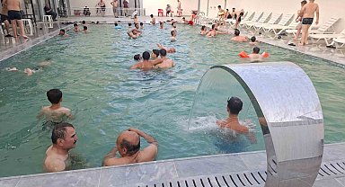 Hisarcık'taki şifalı termal havuz vatandaşların ilgi odağı oldu