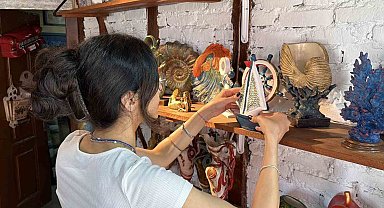 Hobisini mesleğe dönüştürdü, el emeği ile aile bütçesine katlı sağlıyor