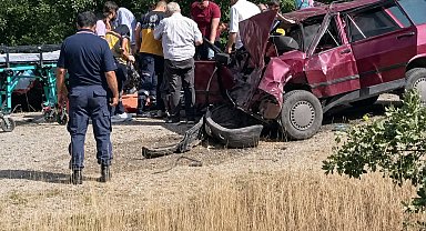 İki otomobil çarpıştı: 1 ölü 5 yaralı