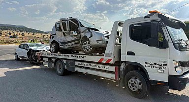 İki otomobilin çarpıştığı kazada 5 kişi yaralandı