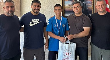 İl Müdürü Öztürk'ten Türkiye Şampiyonu Yaman'a kutlama