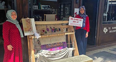 İlmek ilmek kültür mirası: Bandırmalı kadınlar halı dokuma sanatını yaşatıyor