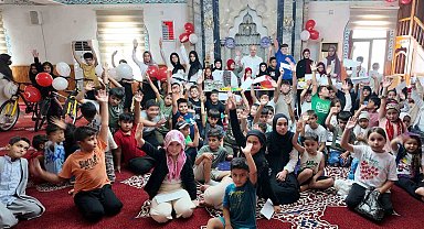 İmamın gönüllere dokunan geleneği: 26 yıldır çocukları ödüllendiriyor