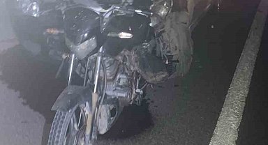 İpsala'da motosiklet otomobilin önüne saplandı: 3 yaralı
