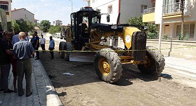 İş makinesinin altında kalan işçi hayatını kaybetti