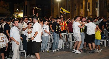 Isparta'da Fenerbahçe'nin Şampiyonlar Ligi sevinci meydana sığmadı