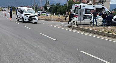 Isparta'da iki araç çarpıştı: 5 yaralı