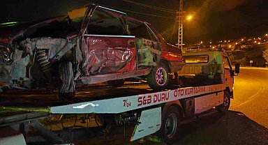 Isparta'da tırla çarpışan Fiat Tofaş araç hurdaya döndü: 2 yaralı