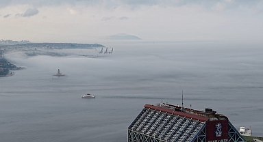 İstanbul'da yoğun sis: Boğaz hattı trafiğe kapatıldı
