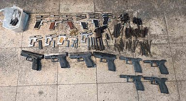 İzmir merkezli 2 ilde dev silah operasyonu: 13 gözaltı