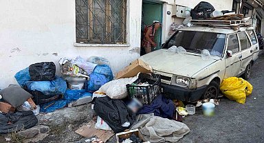 İzmir'de apartmanda 'çöp ev' isyanı