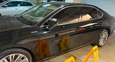 İzmir'de belediye başkanının makam aracına silahlı saldırı