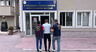 Jandarma 20 yıl hapis cezasıyla aranan şahsı yakaladı