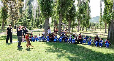 Jandarmadan anaokulu öğrencilerine tanıtım etkinliği