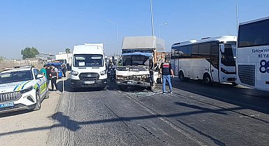 Kamyon, kamyona arkadan çarptı, 5 kilometre araç kuyruğu oluştu