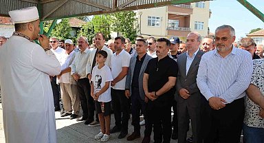 Kanala düşen otomobilde hayatını kaybeden Emircan toprağa verildi