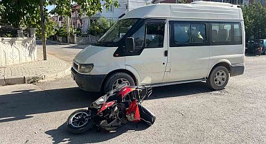Karaman'da minibüsle motosiklet çarpıştı: 2 yaralı