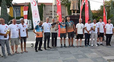 Karapınar'da XC Open Yamaç Paraşütü Yarışmasında dereceye girenlere ödülleri verildi
