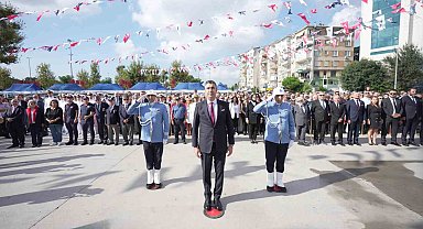 Kartal'da 30 Ağustos coşkusu çelenk töreniyle başladı